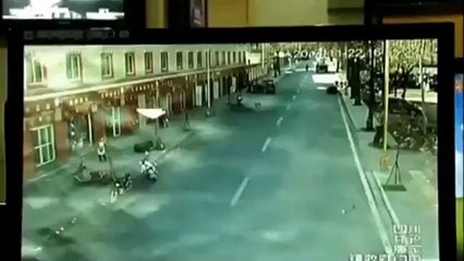 LiveLeak - Five Dead in China Earthquake-copypasteads.com