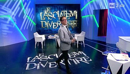 Flavio Insinna a "E lasciatemi divertire" su Rai 3 legge il sonetto "Superbia" di Trilussa- 01/08/2015