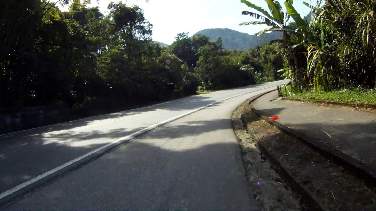 Mountain bike nas areias de Ubatuba, SP, Brazil