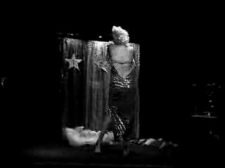 Kitten De Ville- Queen of the Quake