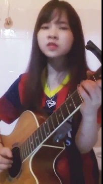 Beautiful Vietnamese Girl Cover Song - Gái xinh cover Một Nhà