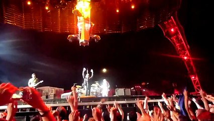 U2 - Hallelujah / Where The Streets Have No Name (360º Live from Montreal, Canada - Multicam HD)