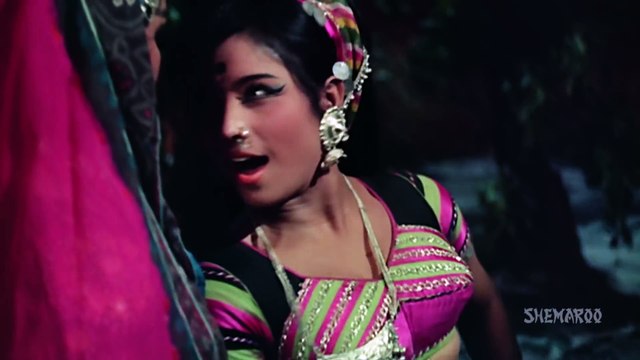 Maar Diya Jaye Ya Chod Diya Jaye - Vinod Khanna - Laxmi - Mera Gaon Mera Desh Songs - Lata