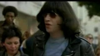 Ramones- I Just Wanna Have Something...