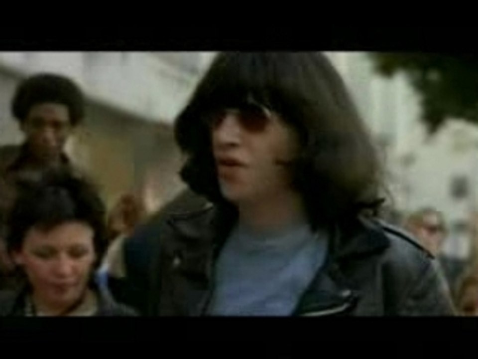 Ramones- I Just Wanna Have Something...
