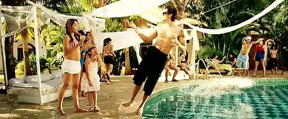 Amisha hot bikini song very sexy