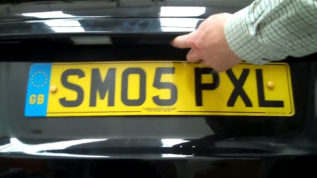 How to fit LED rear number plate bulbs on Range Rover Sport 2005-09