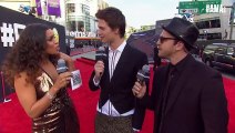 Ansel Elgort - Red Carpet Interview (2014 American Music Awards)