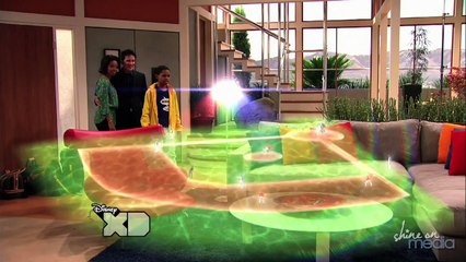 Kelli Berglund On Set of "Lab Rats"