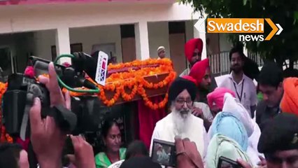 Sangat Darshan: CM Badal attacks on Capt Amarinder Singh over fake popularity