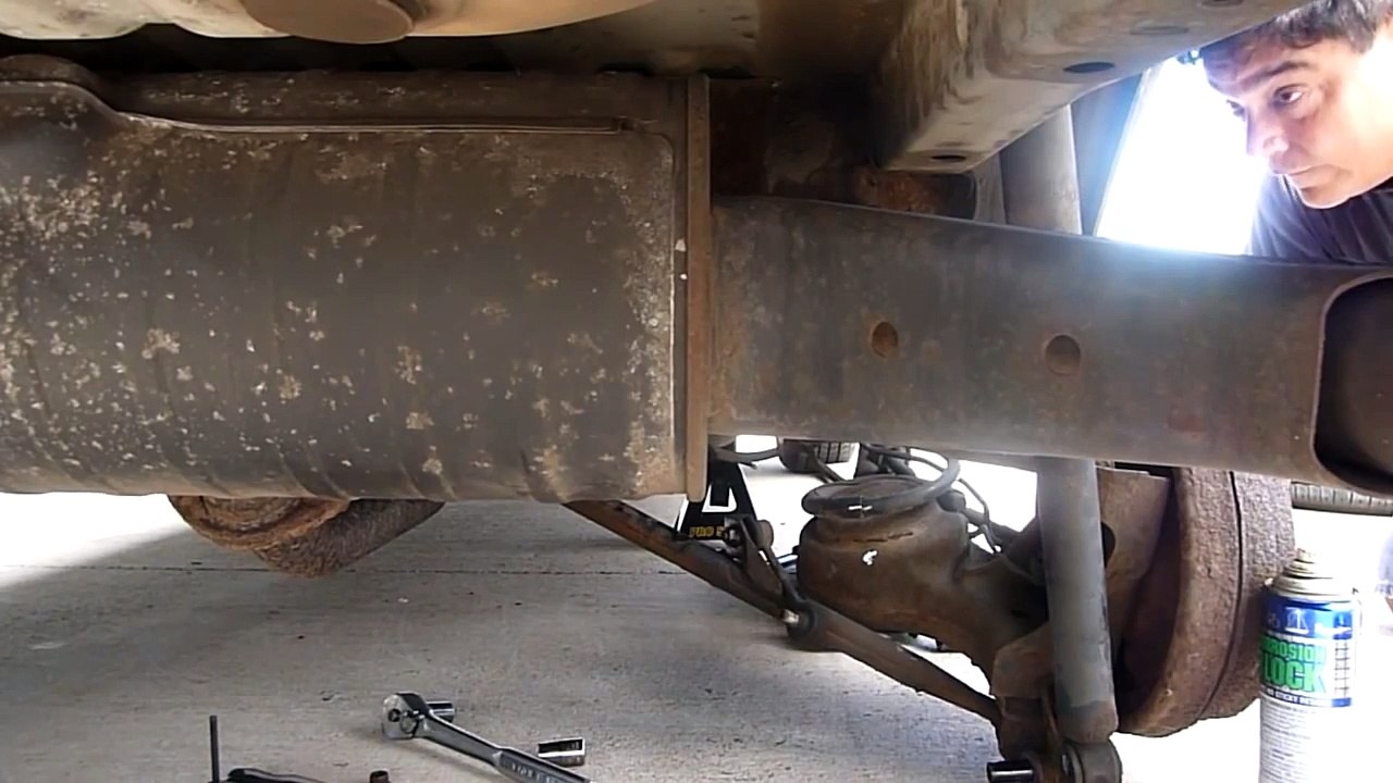 Toyota RAV4 2003 Rear Coil Spring and Shock Abosorber Replacement