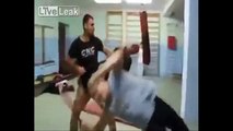 LiveLeak - Guys re-creating a fight scene from 300 in the gym-copypasteads.com