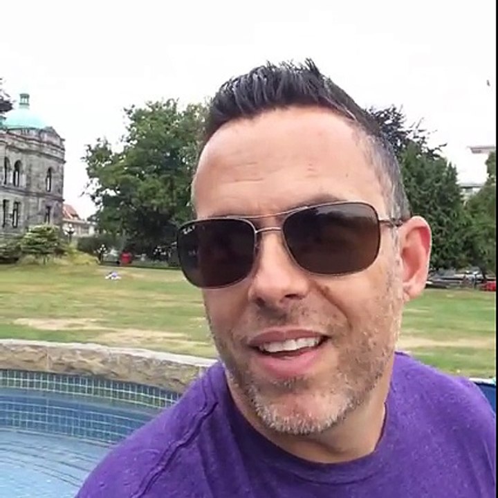 Stephen Amell - Meeting people...