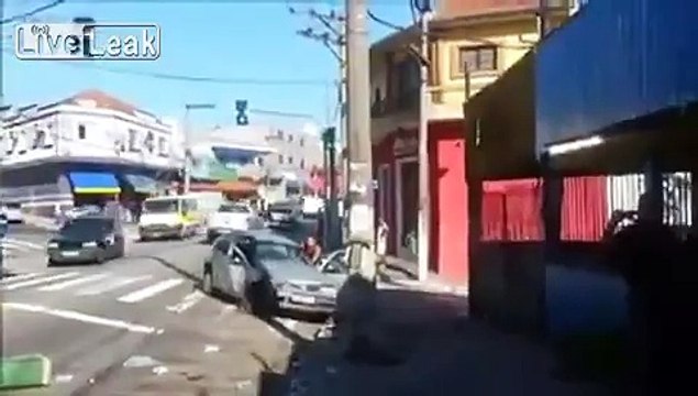 LiveLeak - Man reacts in a unique way after wrecking his Car-copypasteads.com