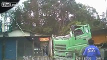 LiveLeak - Out of control truck slams into house-copypasteads.com