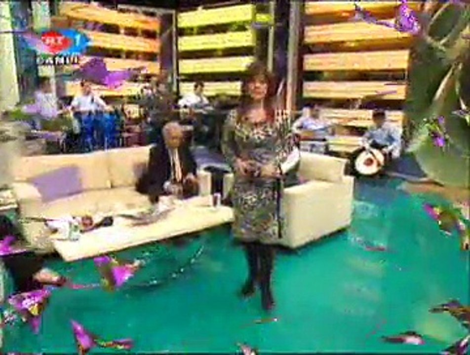 Meliha GÜNEŞ *Ey Sevdiğim Bir Gün Bana Yâr Demedin Yâr Demedin*