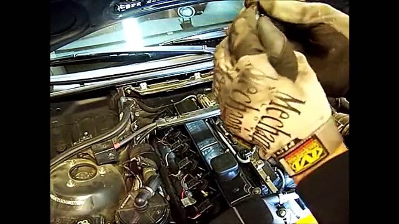 e46 BMW 330i Heater, AC Blower Motor Fan Replacement