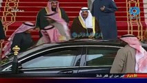 رئيس الوزراء السابق ناصر المحمد ينتظر سيارته لمغادرة مجلس الأمة بعد أن حضر الجلسة الافتتاحية لمجلس 2012