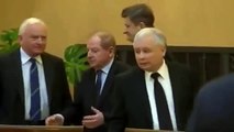Kaczyński i Palikot witają się - HIT!
