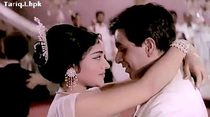 Mujhe duniya walo shrabi na samjo main pita nahin hoon pilai gai hay=1964