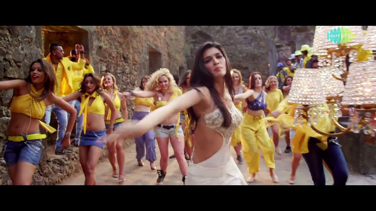 Whistle Baja  'Heropanti'  Video Song - HD