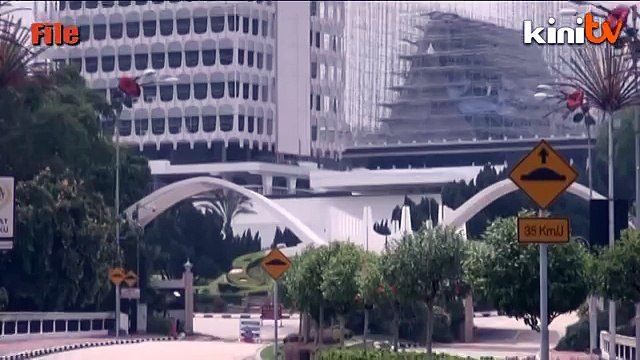 Gelapkan wang hampir RM1 juta tapi terlepas