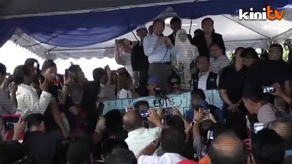 Kes UM8: Jangan apa-apakan anak kita, kata Anwar