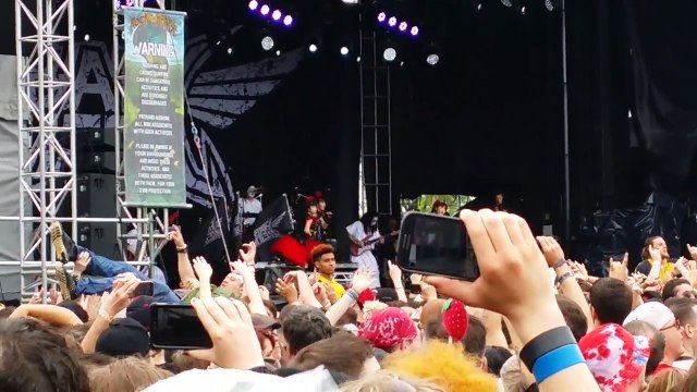 BabyMetal - Gimme Chocolate live ROTR 2015