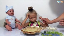 ✔ Baby Born. Видео для детей. Готовим блинчики для куклы Baby Born. Delicious Рancakes. Серия 11 ✔