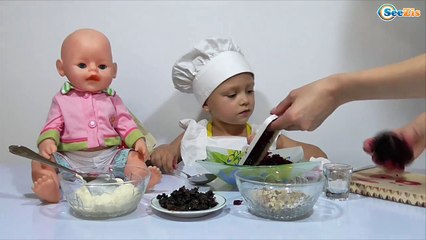 ✔ Baby Born. My doll eats salad / Моя кукла кушает салат / Oyuncak Bebek. Серия 16 ✔