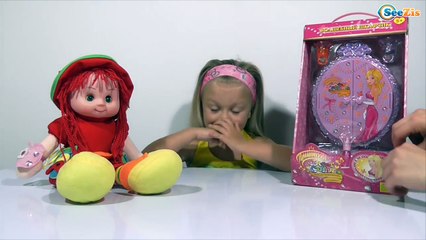 Baby Born. Девочка Ярослава делает Кукле макияж. Girl Yaroslava is putting doll`s face on. Серия 28