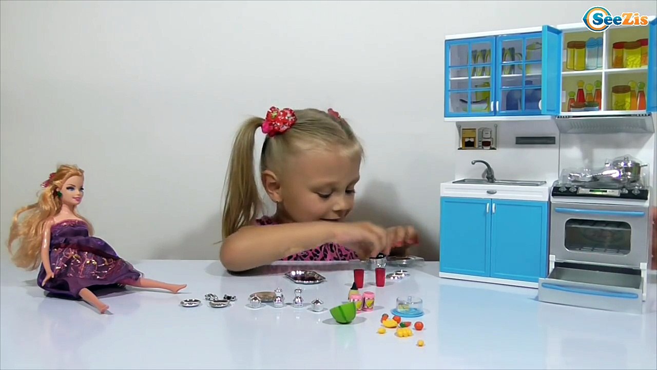 ✔ Кукла Сюрприз Видео для детей Ярослава и Кухн...