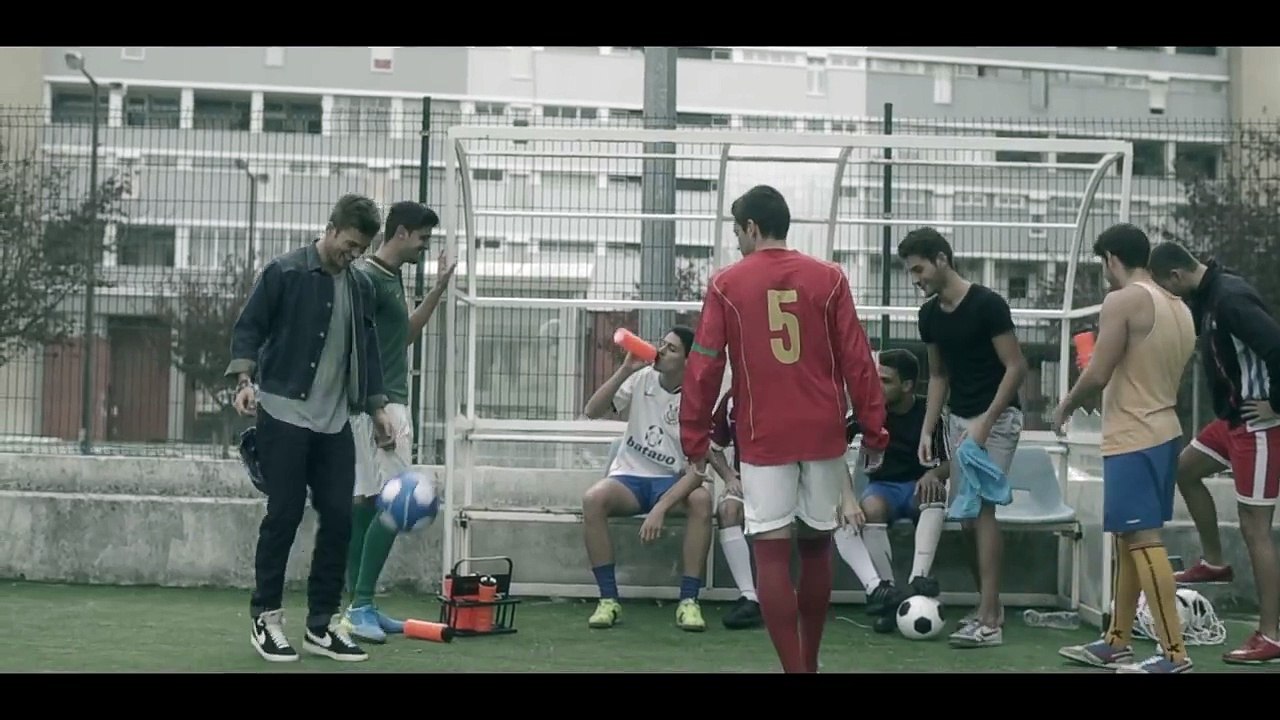 OBRIGADO LA FAMILLE - Le clip de DAVID CARREIRA ft. DRY