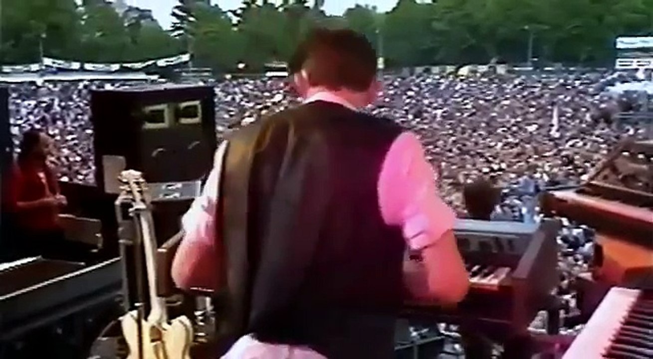 Simple Minds - Someone Somewhere (In Summertime) Live 83' High Quality ! Remastered HQ