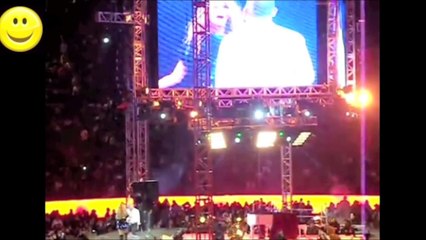 Paulina Rubio - Paulina Es Abucheada Por Cantar Tan Feo