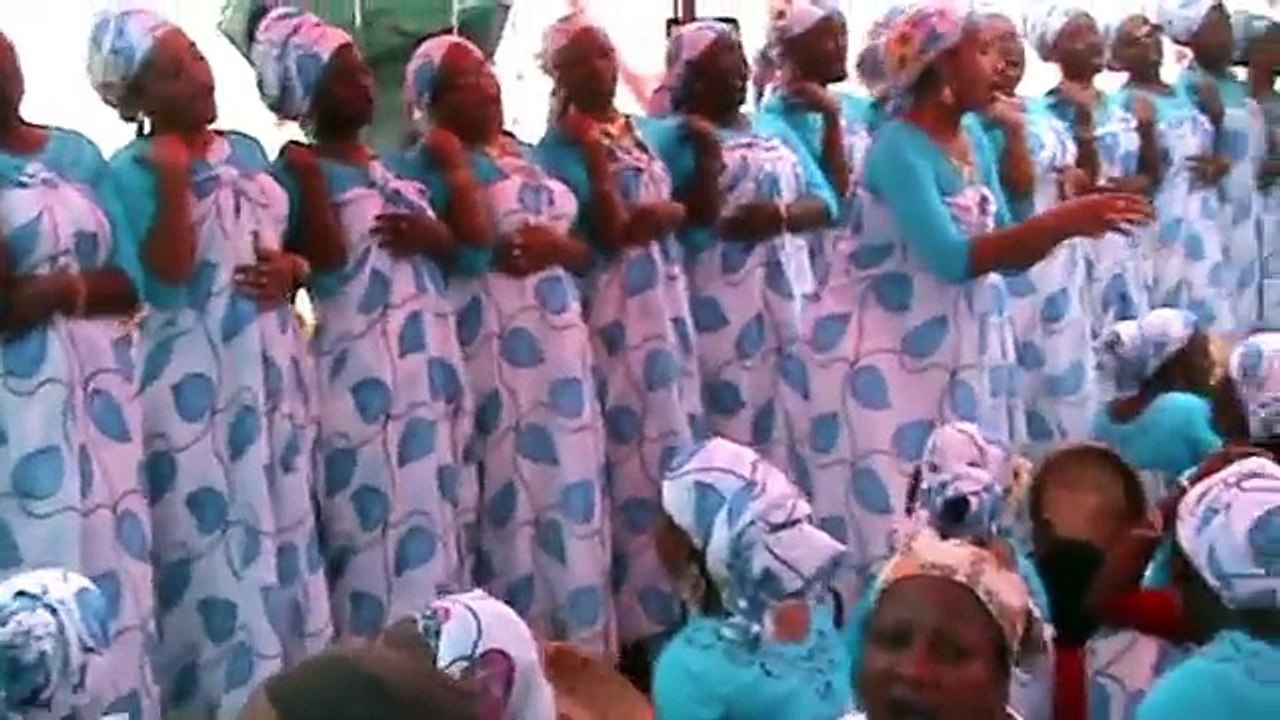 déba nidhoimia en live dans village natale à hamjago en 2011