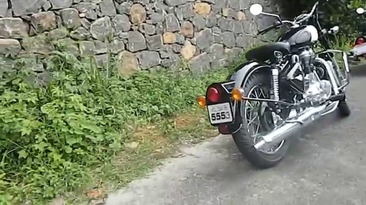 COMPARISON BTWN ROYAL ENFIELD CLASSIC 350 CC SILENCER N CUSTOM SILENCER