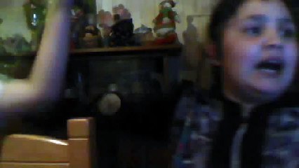 Fantasma de niño se aparece en video de niñas cantando