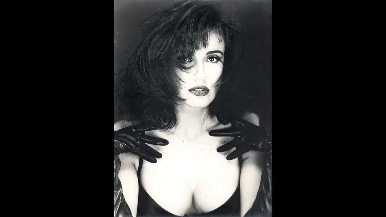 Ayşegül Aldinç - Şık Latife (Bülent Ortaçgil)
