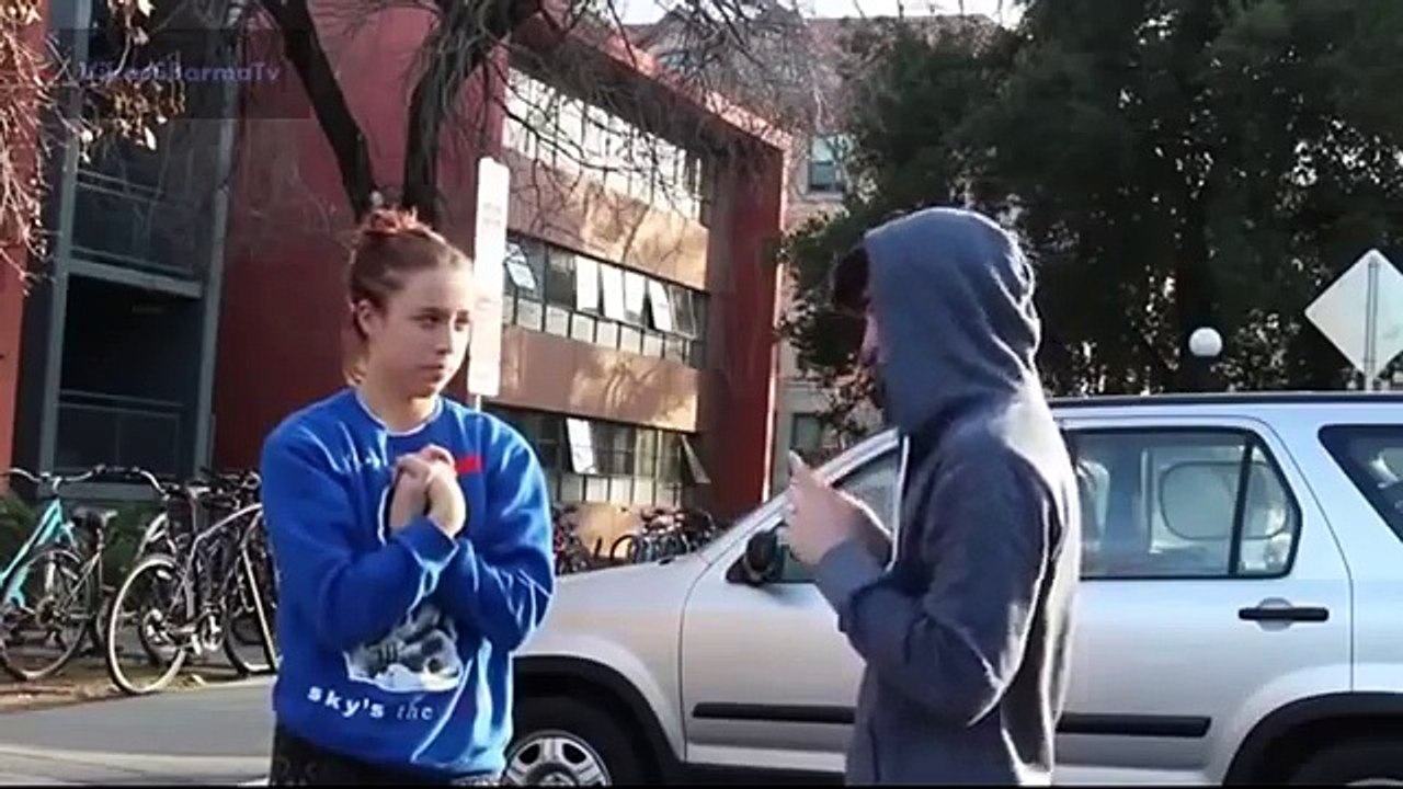 Bí Kíp Hôn Gái Miễn Phí - Kiss cam