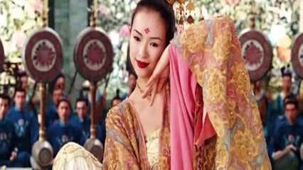 LA FORESTA DEI PUGNALI VOLANTI di Zhang Yimou (2004)