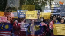 Rakyat Malaysia di London bantah Akta Hasutan
