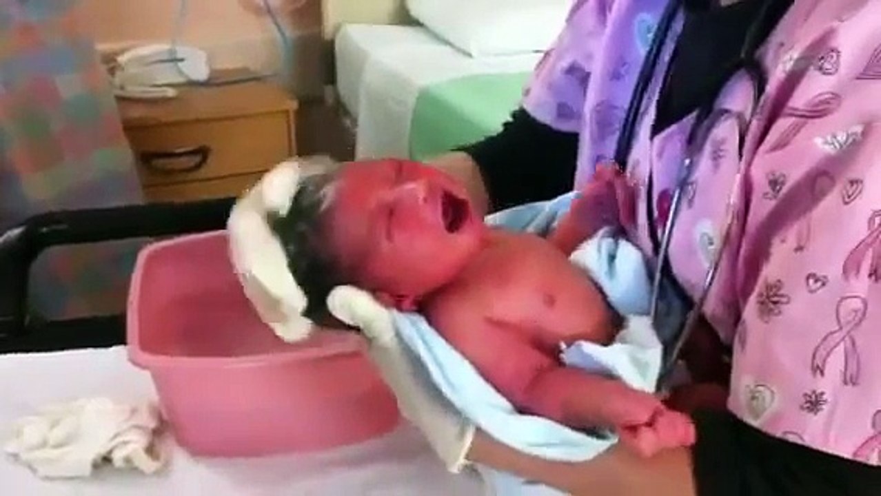 sponge bath for newborn