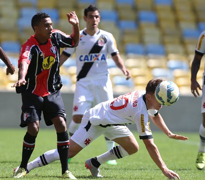 Vasco e Joinville perdem muitas chances e ficam no empate no Maracanã