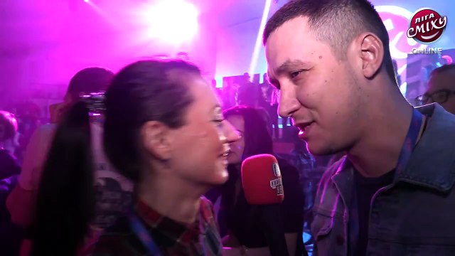 Участники фестиваля Лига Смеха в ночном клубе . Громкая музыка/довольные лица/море позитива.