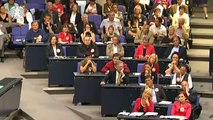 Sahra Wagenknecht (Die Linke)-  Fantastische Rede zum Fiskalpakt  im Bundestag .Teil 1