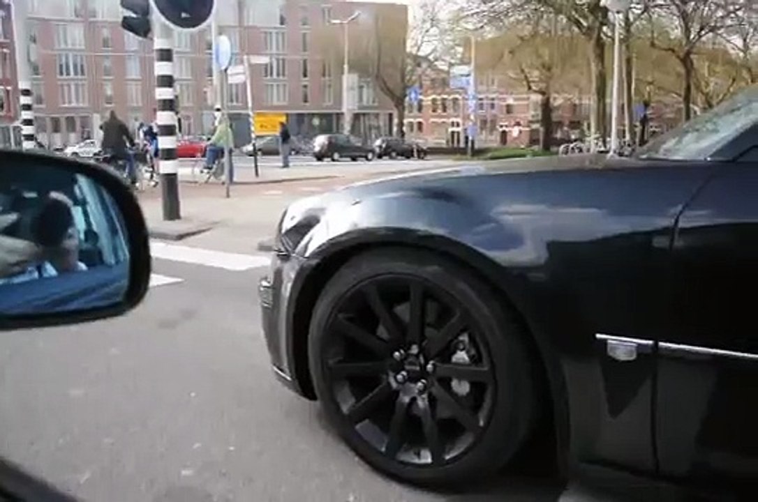 Chrysler 300c SRT8 Revs and accelerate fast!