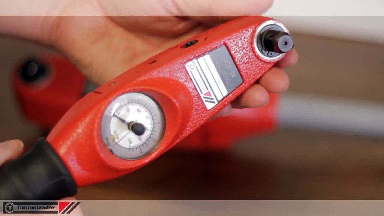 Dial Measuring Torque Wrenches (0.8 - 2000 N.m) by Torqueleader