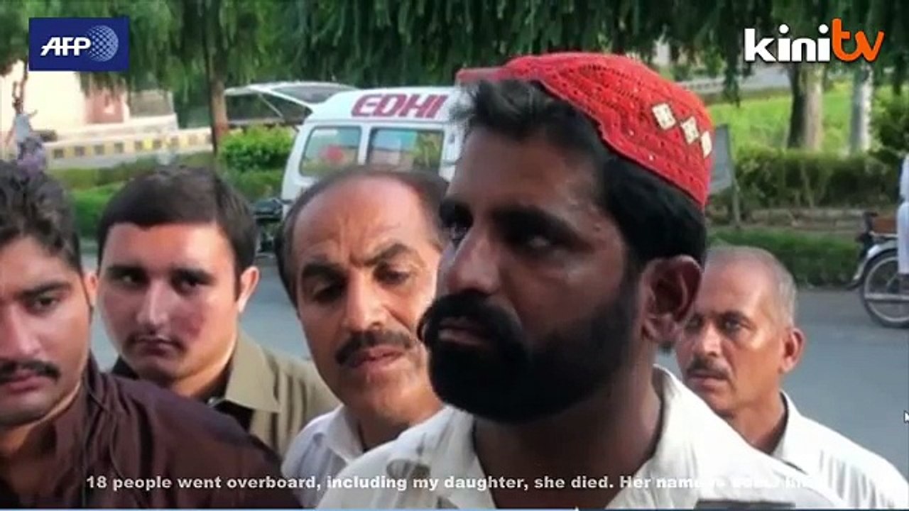 17 dead as flood rescue boat capsizes in Pakistan