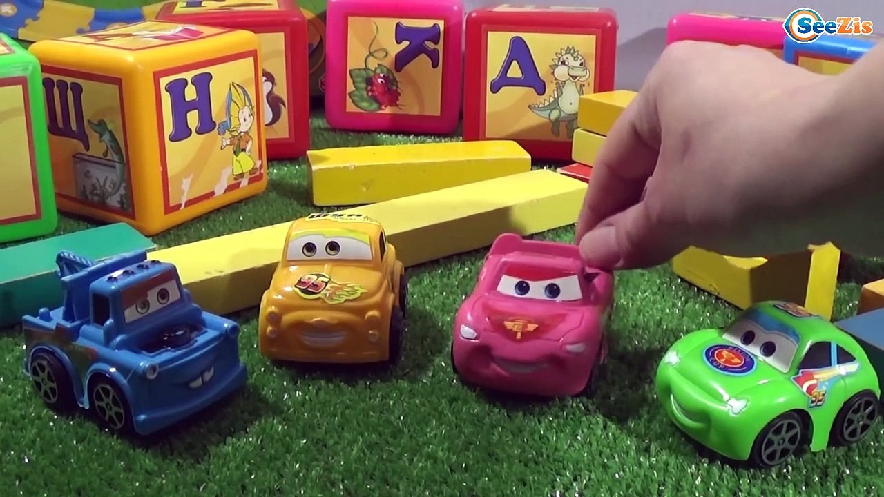 Мультики про машинки. Конструктор: собираем гараж для машинок Фанни и Лаки Серия 18